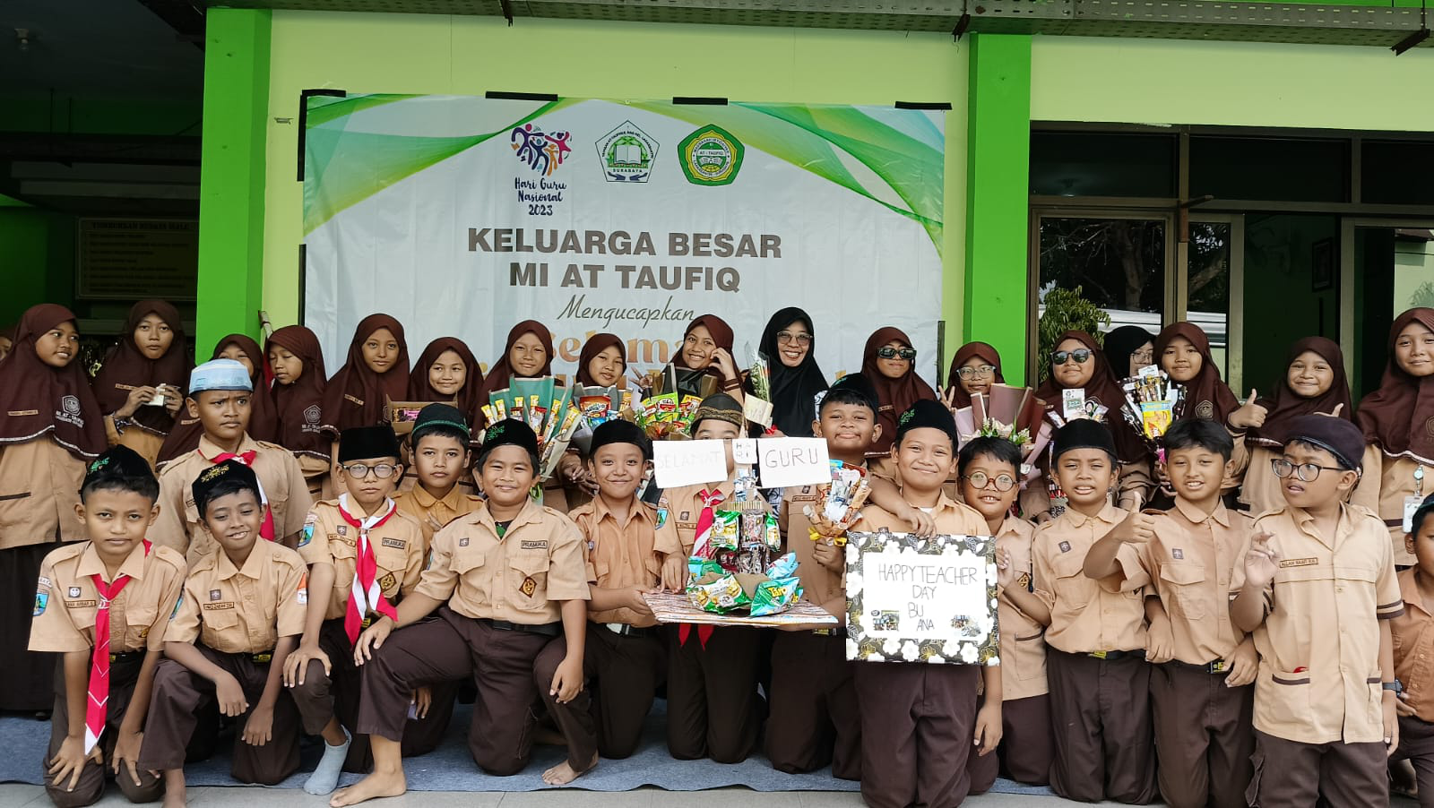 HARI GURU NASIONAL (Momentum 2023) HARI GURU NASIONAL (Momentum 2023)