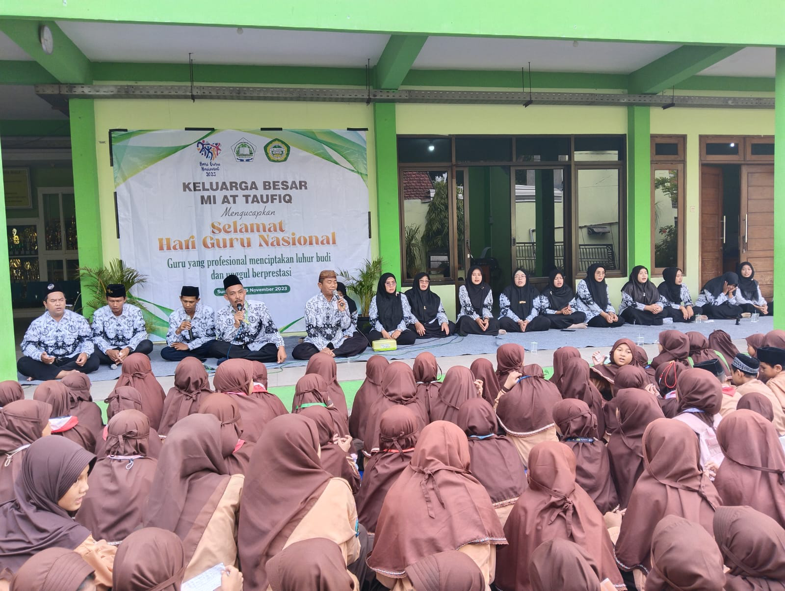 HARI GURU NASIONAL (Momentum 2023) HARI GURU NASIONAL (Momentum 2023)