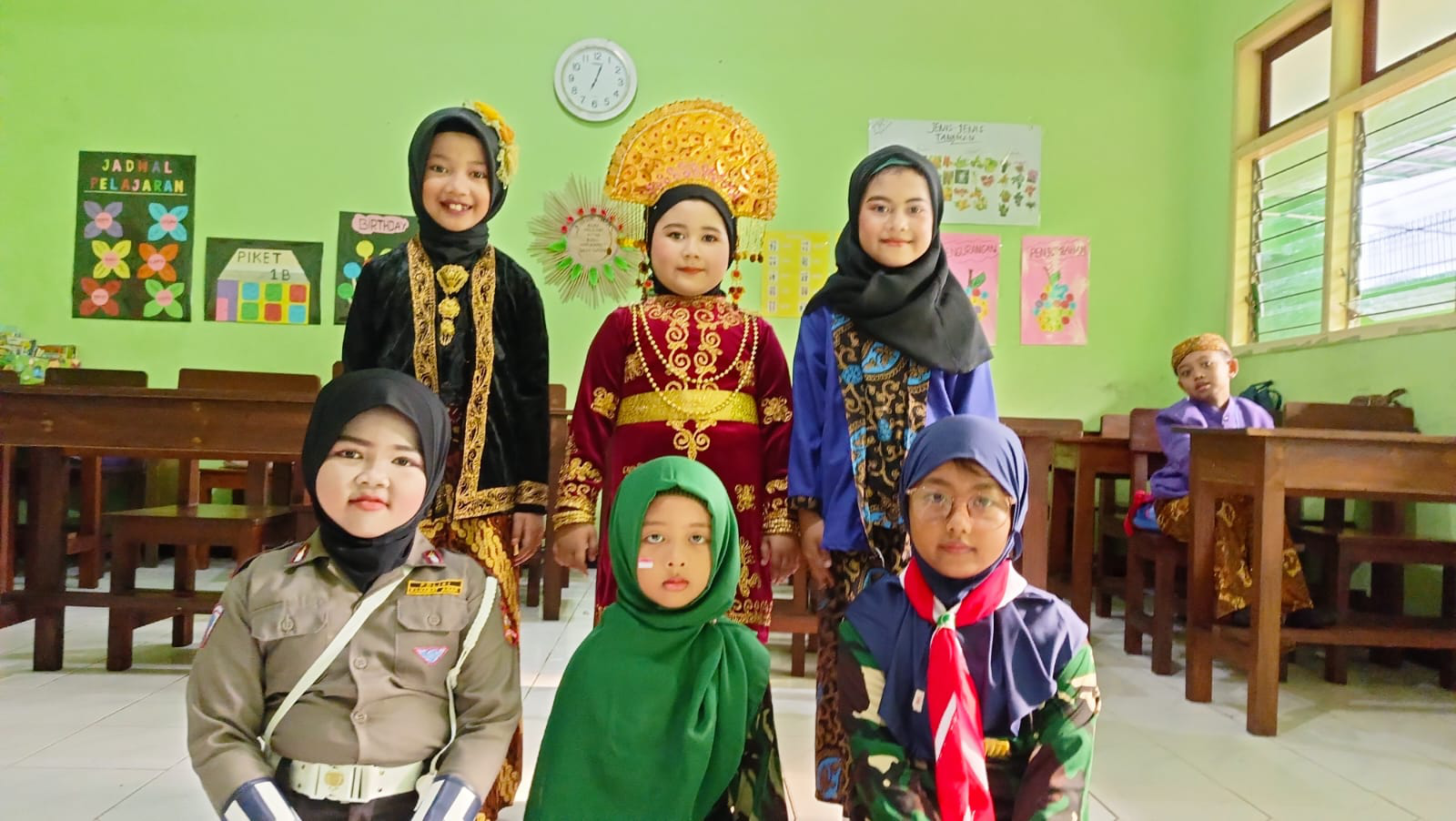 KEGIATAN 10 NOVEMBER (HARI PAHLAWAN) 2023 KEGIATAN 10 NOVEMBER (HARI PAHLAWAN) 2023
