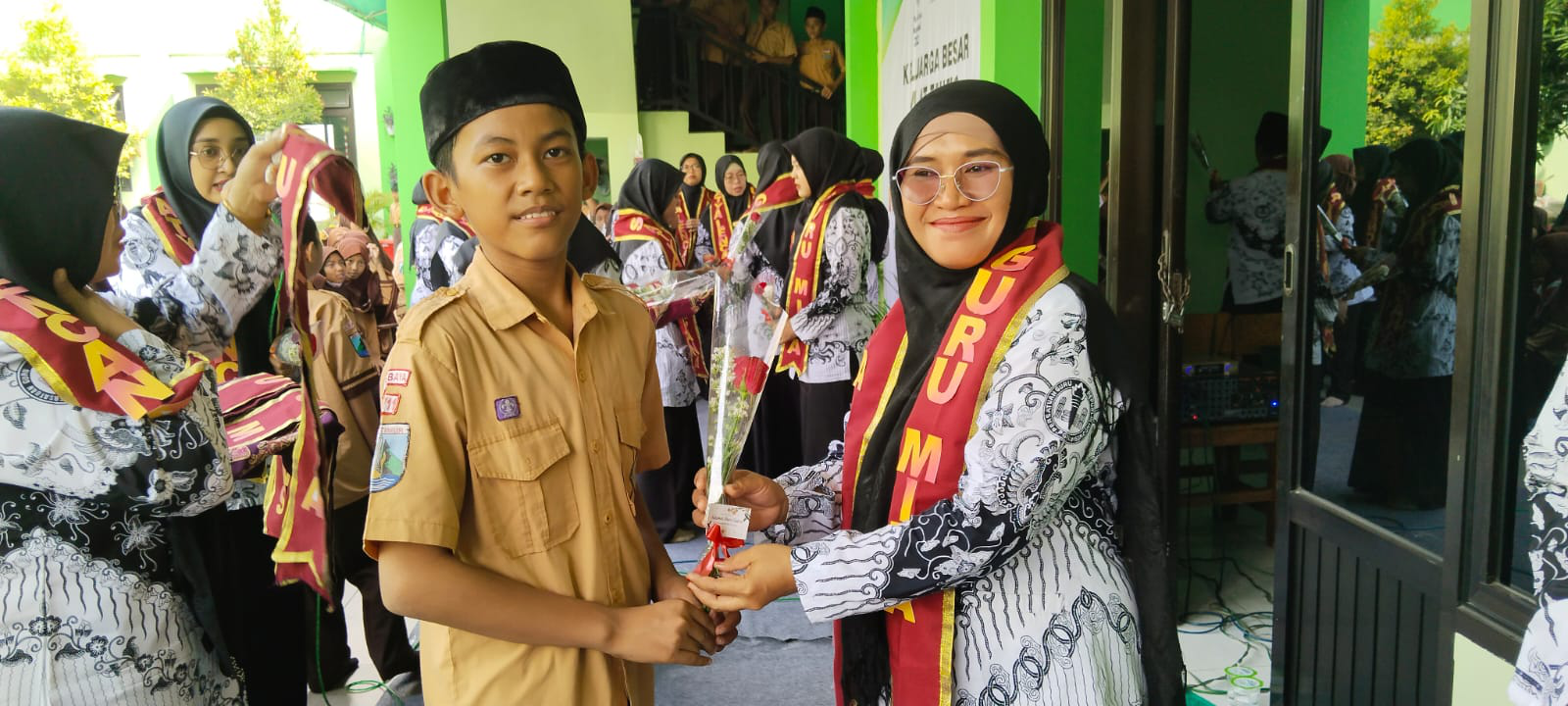 HARI GURU NASIONAL (Momentum 2023) 