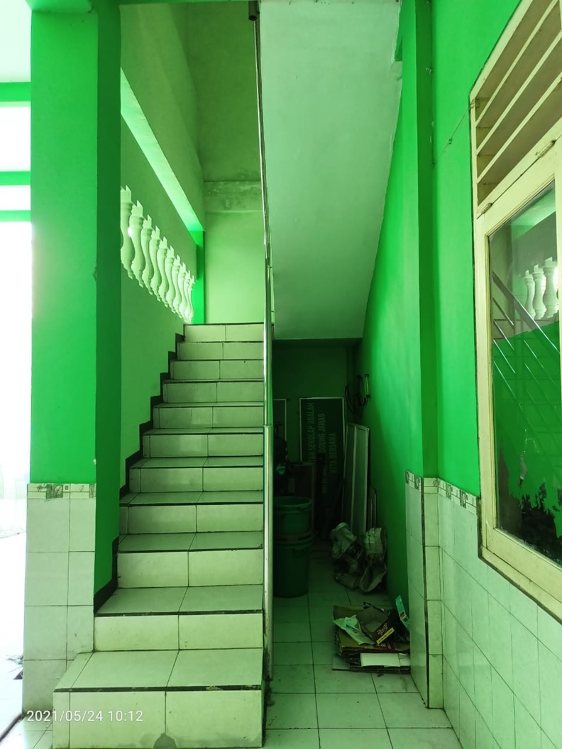 TANGGA BARAT