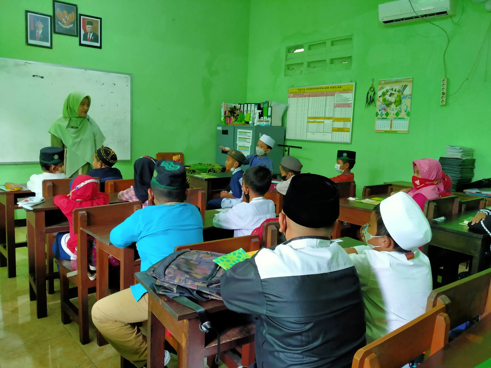 KELAS 1-C