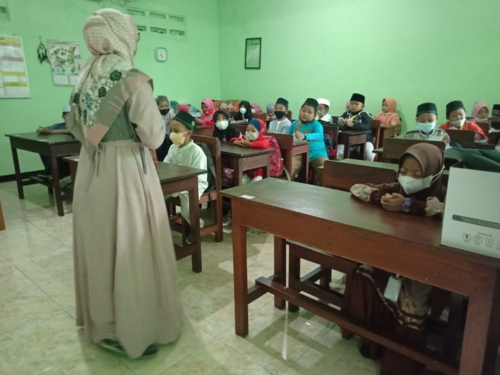 KELAS 1-C KELAS 1-C