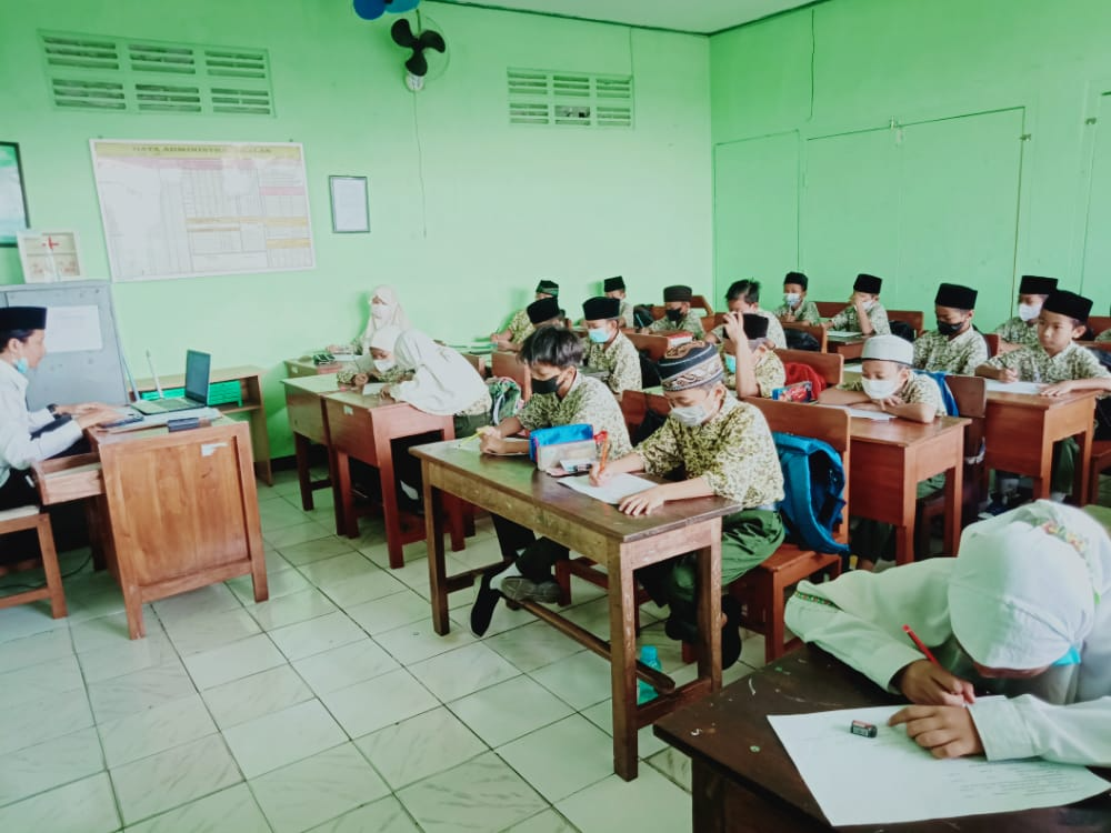 KELAS 4-B