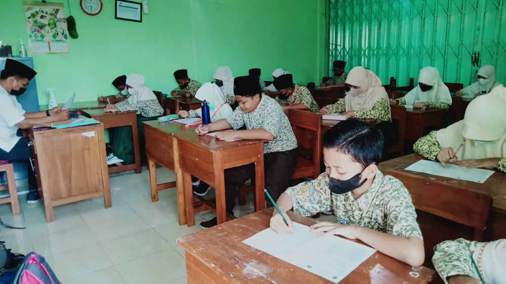 KELAS 5-B KELAS 5-B
