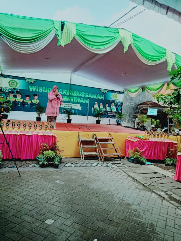 SAMBUTAN IBU FATIMATUL LAIL, M.Pd SELAKU KEPALA MI AT-TAUFIQ