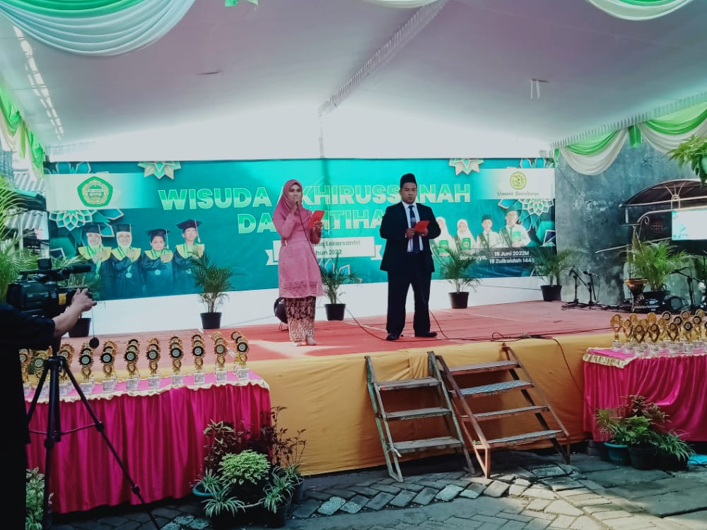 PEMBUKAAN KEGIATAN WISUDA AKHIRUSSANAH & IMTIHAN AL-QURAN