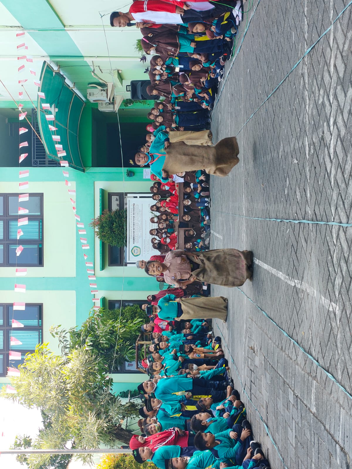 Lomba-Lomba Memperingati HUT RI 77 Tahun MI AT TAUFIQ