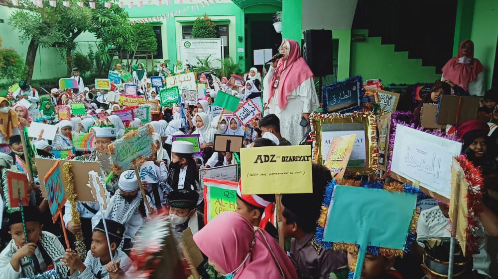 Kirab Memperingati Tahun Baru Islam dan HUT RI 77
