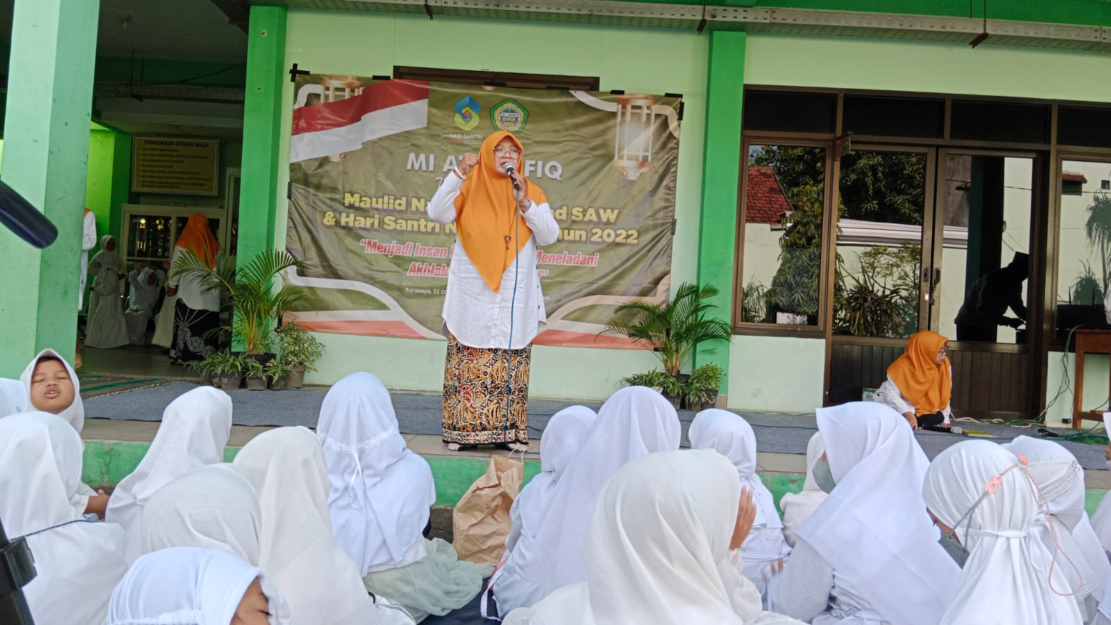 SAMBUTAN IBU FATIMATUL LAIL, M.Pd SELAKU KEPALA MI AT-TAUFIQ