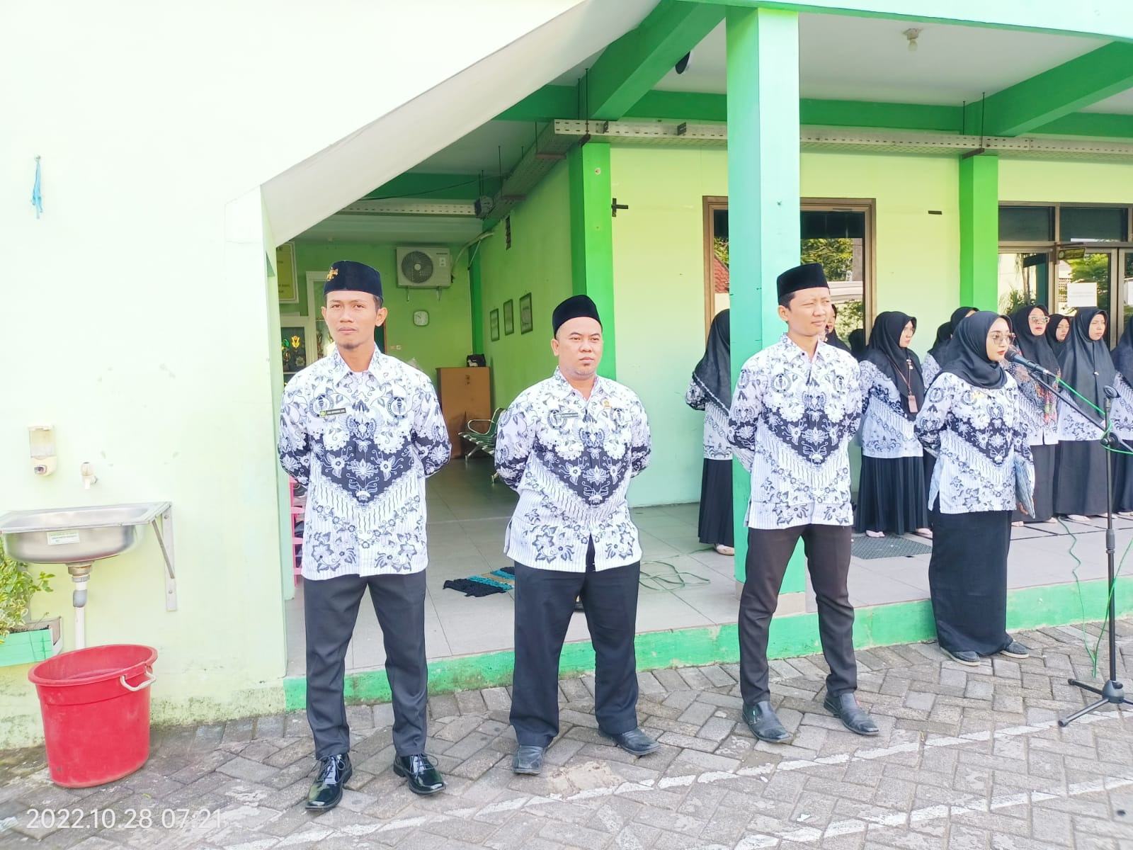 AMANAT PEMBINA UPACARA (BAPAK H.M. AINUL YAQIN, M.Pd) AMANAT PEMBINA UPACARA (BAPAK H.M. AINUL YAQIN, M.Pd)