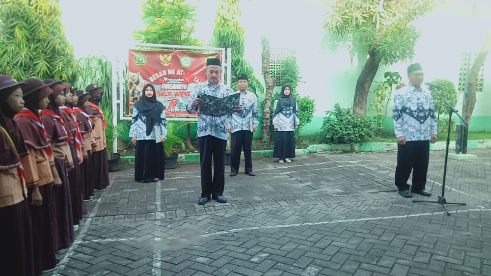 PEMBACAAN TEKS SUMPAH PEMUDA (BAPAK AHMAD FAUZI, S.Pd)