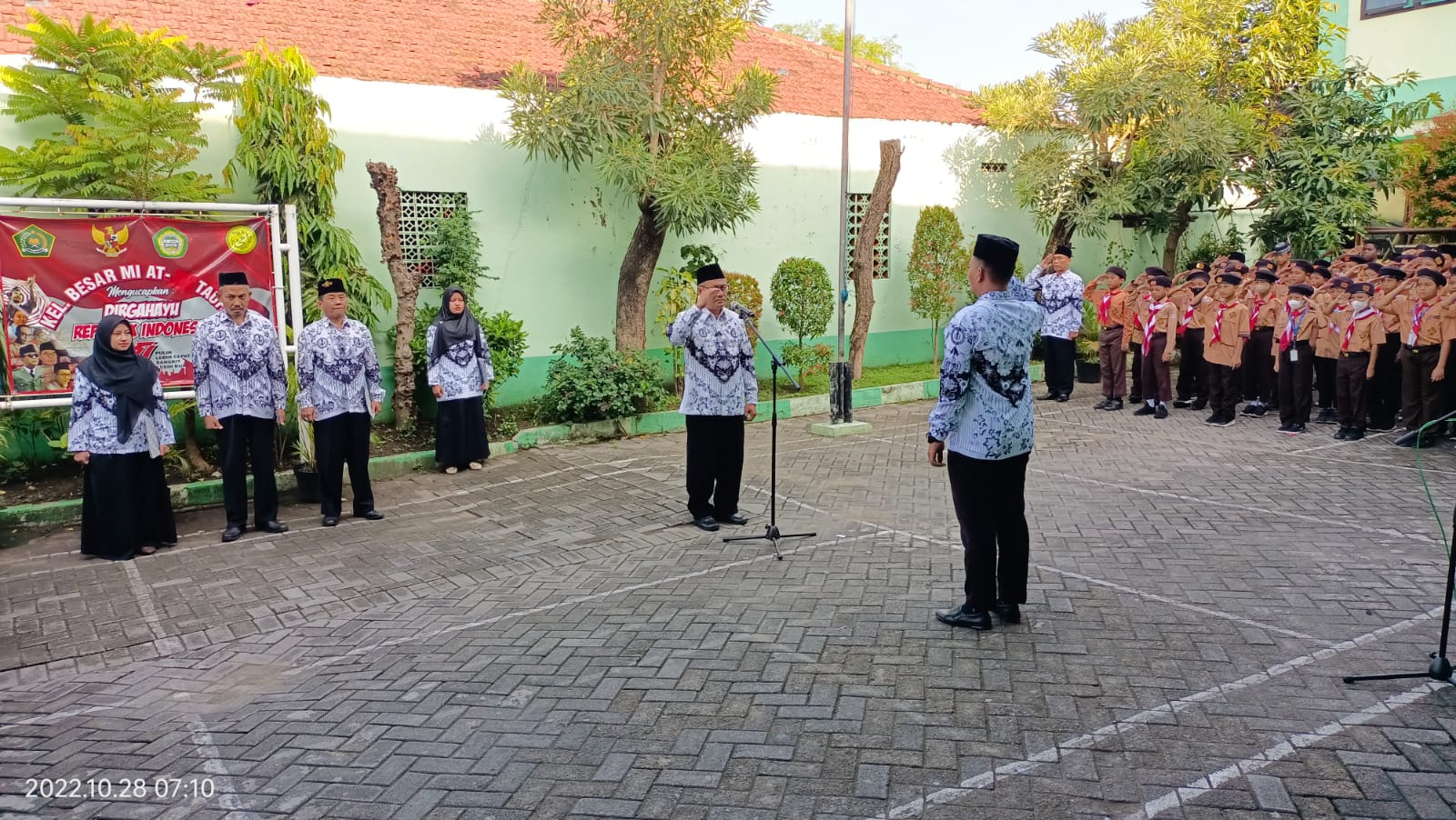 LAPORAN PEMIMPIN UPACARA KEPADA PEMBINA UPACARA